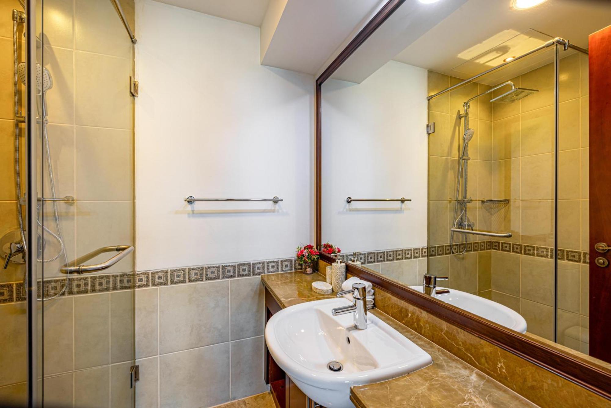 Fairmont North 2br Balcony Sea View Dubai